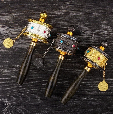 Tibetan Special Crafts Prayer Wheel Alloy Metal Hand Cranking Carving Crystal Decor Prayer Wheel Crafts Exquisite Buddhist Gift