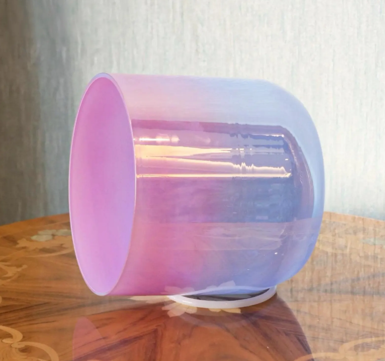 CL119 - Crystal Singing Bowl Gold Quartz, 432Hz with Mallets and carrying bag.