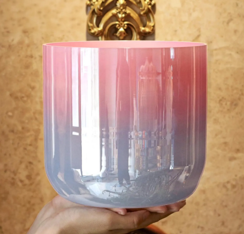 CL119 - Crystal Singing Bowl Gold Quartz, 432Hz with Mallets and carrying bag.