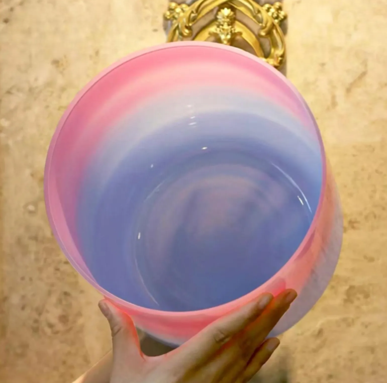 CL119 - Crystal Singing Bowl Gold Quartz, 432Hz with Mallets and carrying bag.